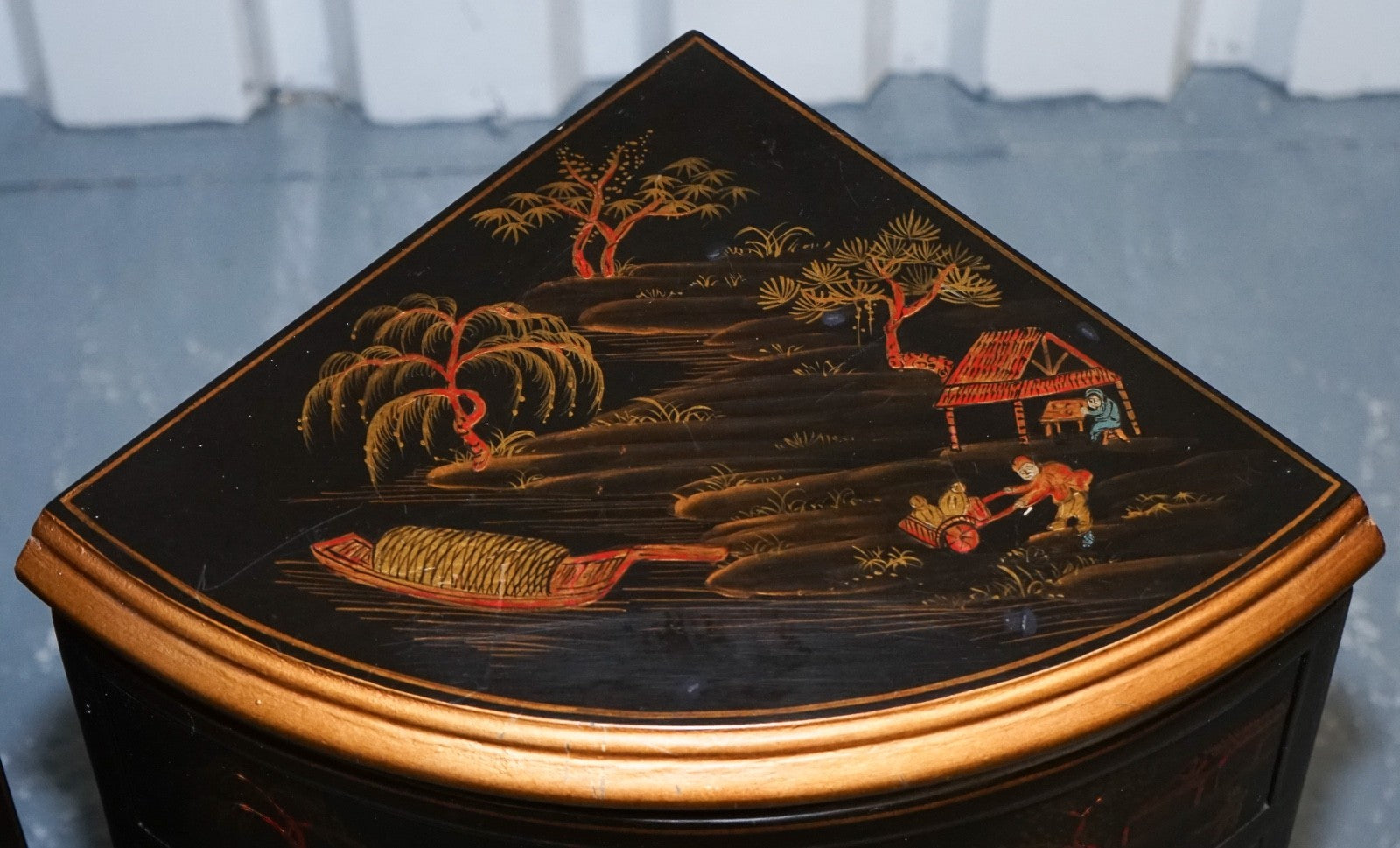 MATCHING PAIR OF CHINESE CHINOISERIE DECORATIVE CORNER CABINETS WITH CUPBOARD