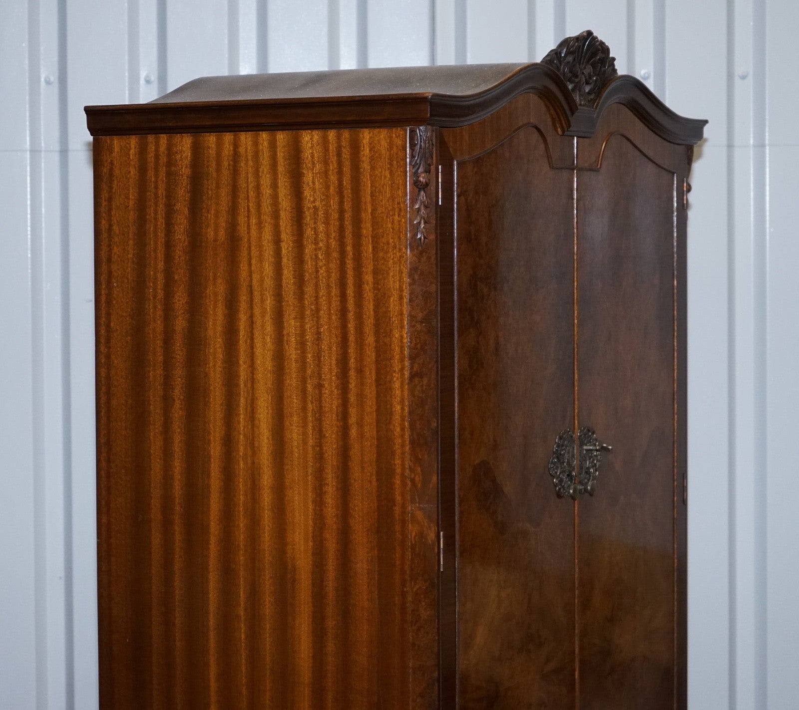 ART DECO 1920'S QUEEN ANNE ENGLiSH  BURR WALNUT TWO DOOR WARDROBE