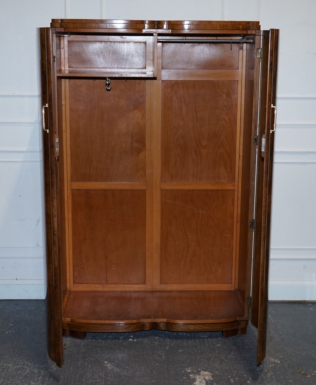 ANTIQUE CIRCA 1930'S ENGLISH BURR WALNUT ART DECO TWO DOOR WARDROBE