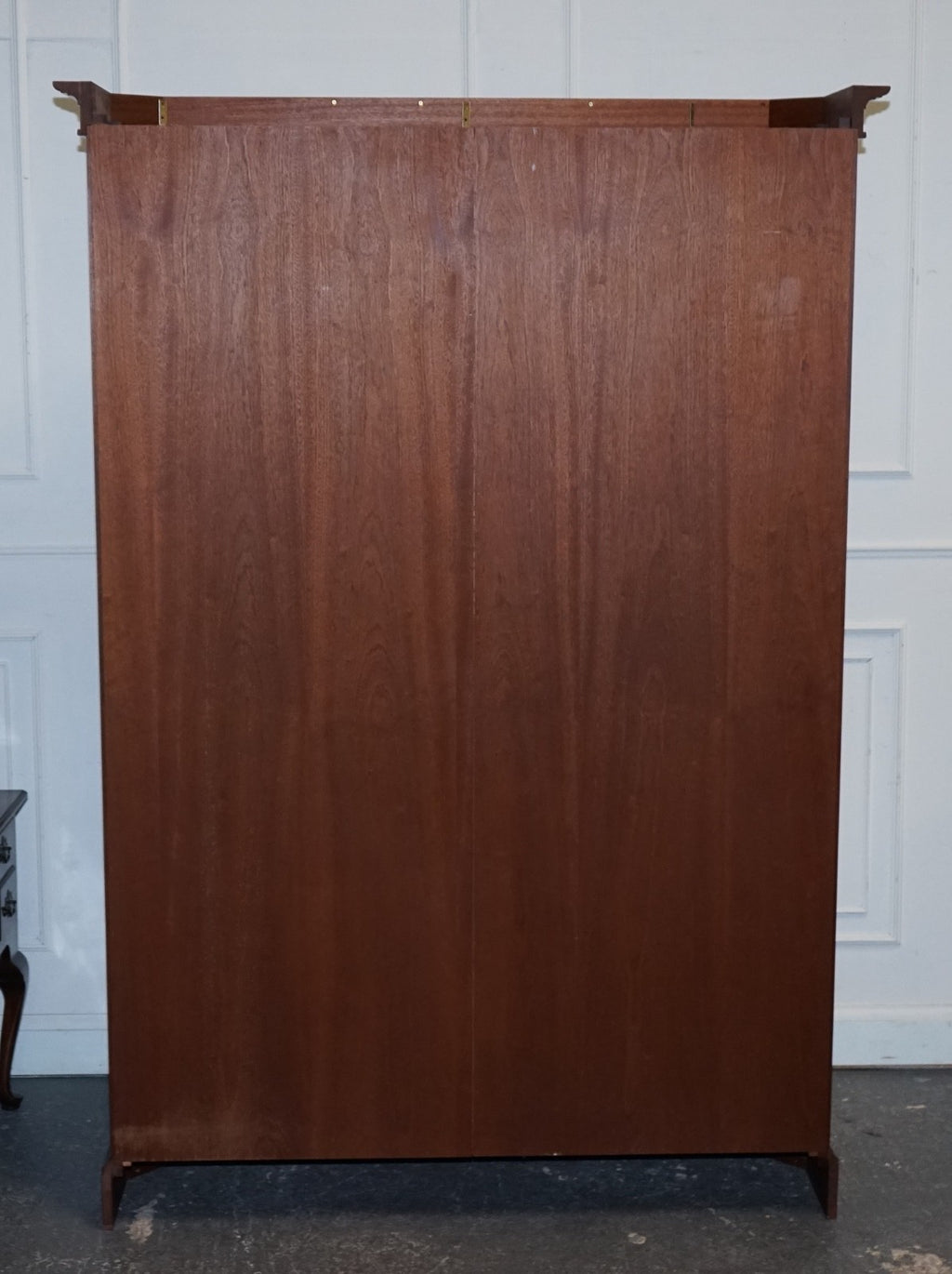 STUNNING LARGE BESPOKE PANELLED HALLWAY CUPBOARD WARDROBE AMOIRE