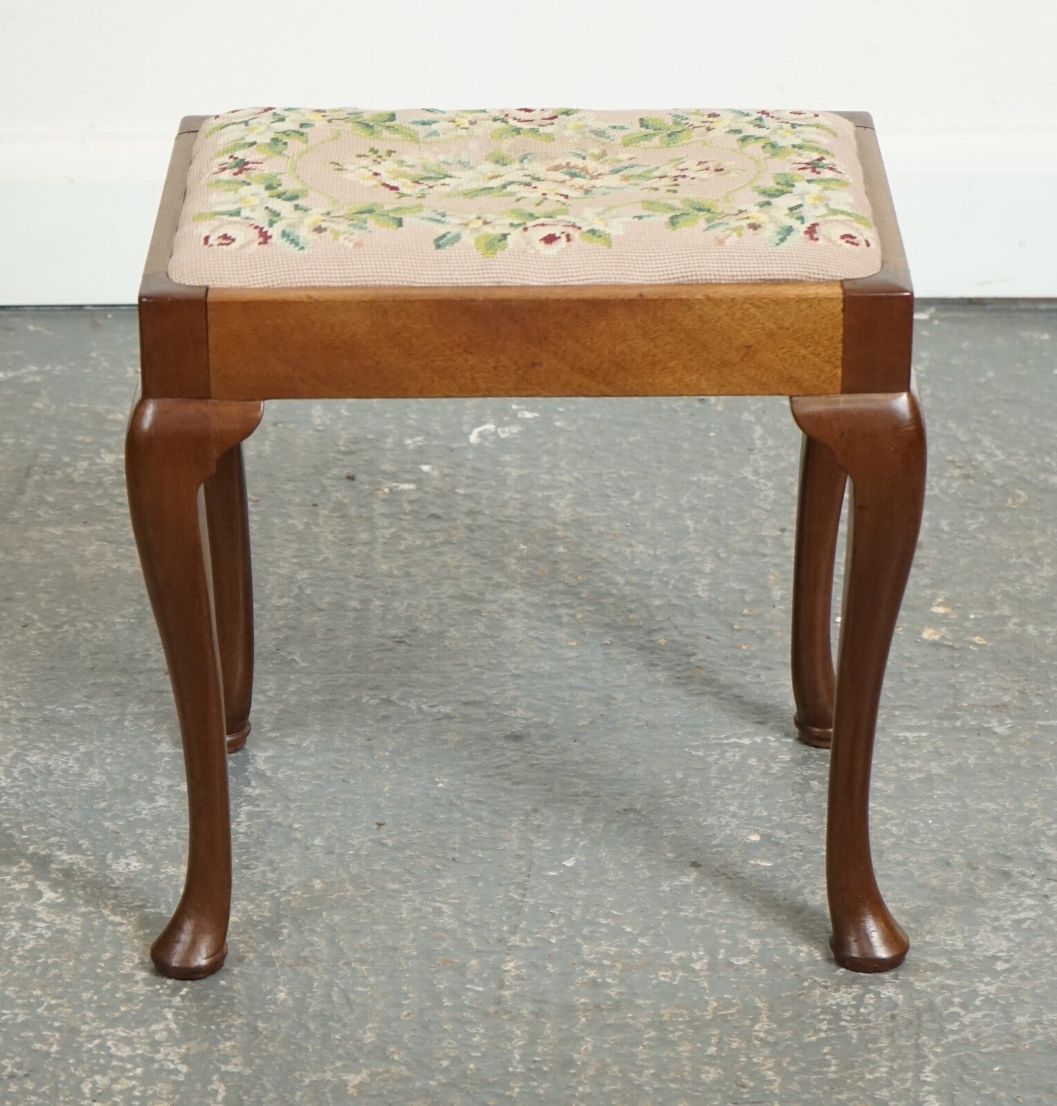 LOVELY PIANO DRESSING TABLE STOOL WITH FLOWER STITCHWORK WITH QUEEN ANNE LEGS J1