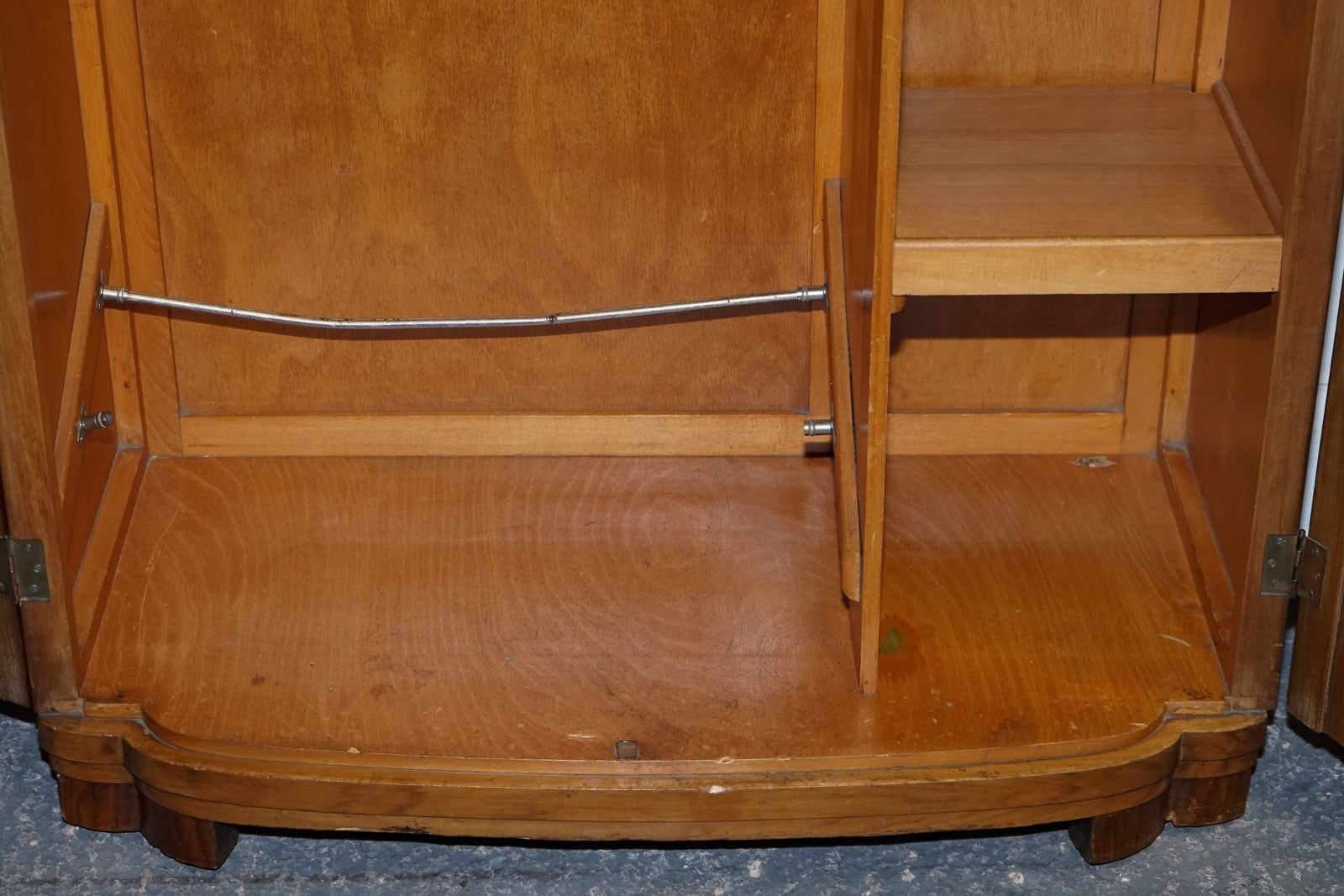 ANTIQUE CIRCA 1930'S ENGLISH BURR WALNUT ART DECO TWO DOOR WARDROBE WITH SHELVES