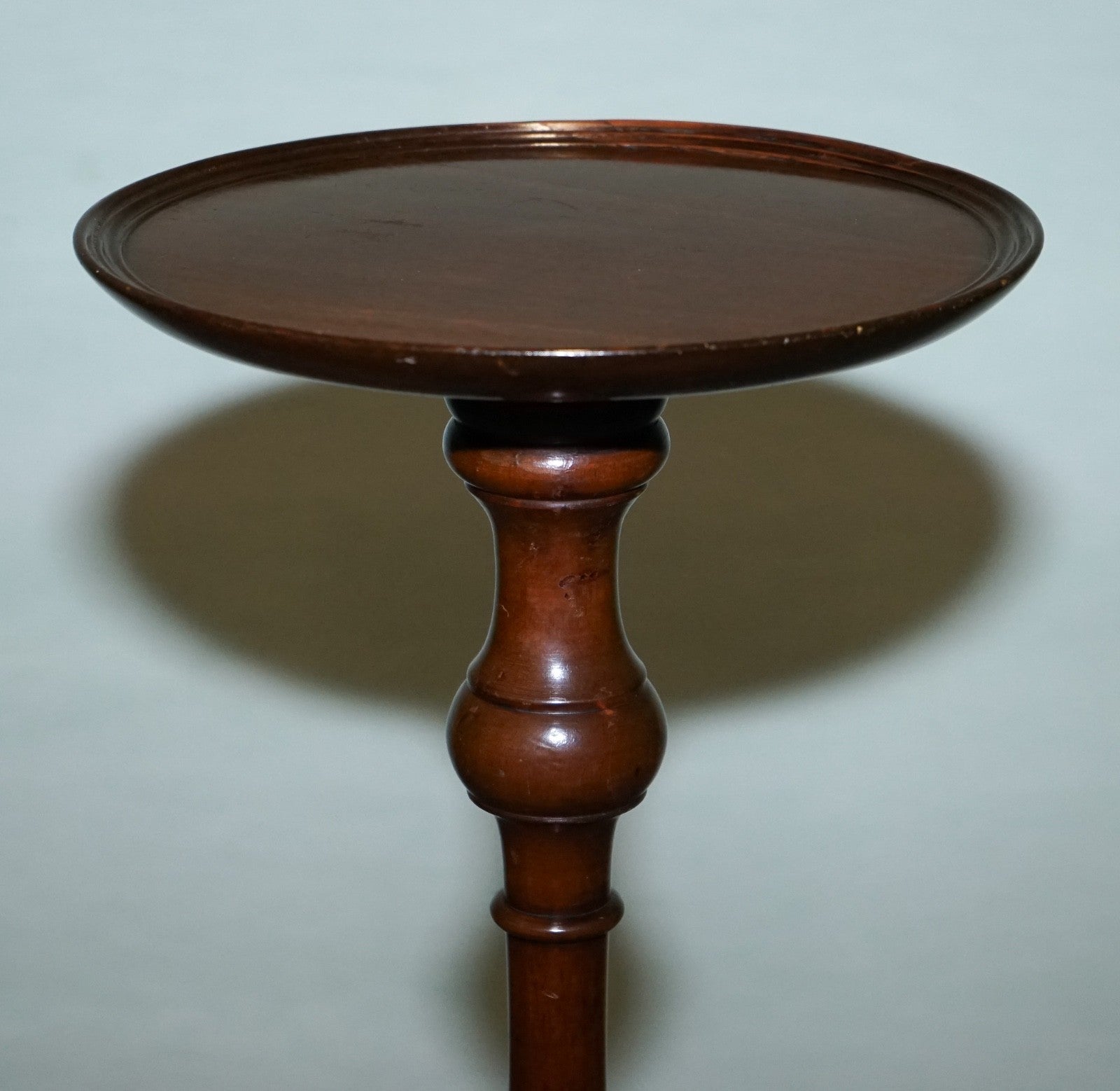 ANTIQUE HARDWOOD TRIPOD PEDESTAL PLANT TABLE STAND HAND TURNED COLUMN