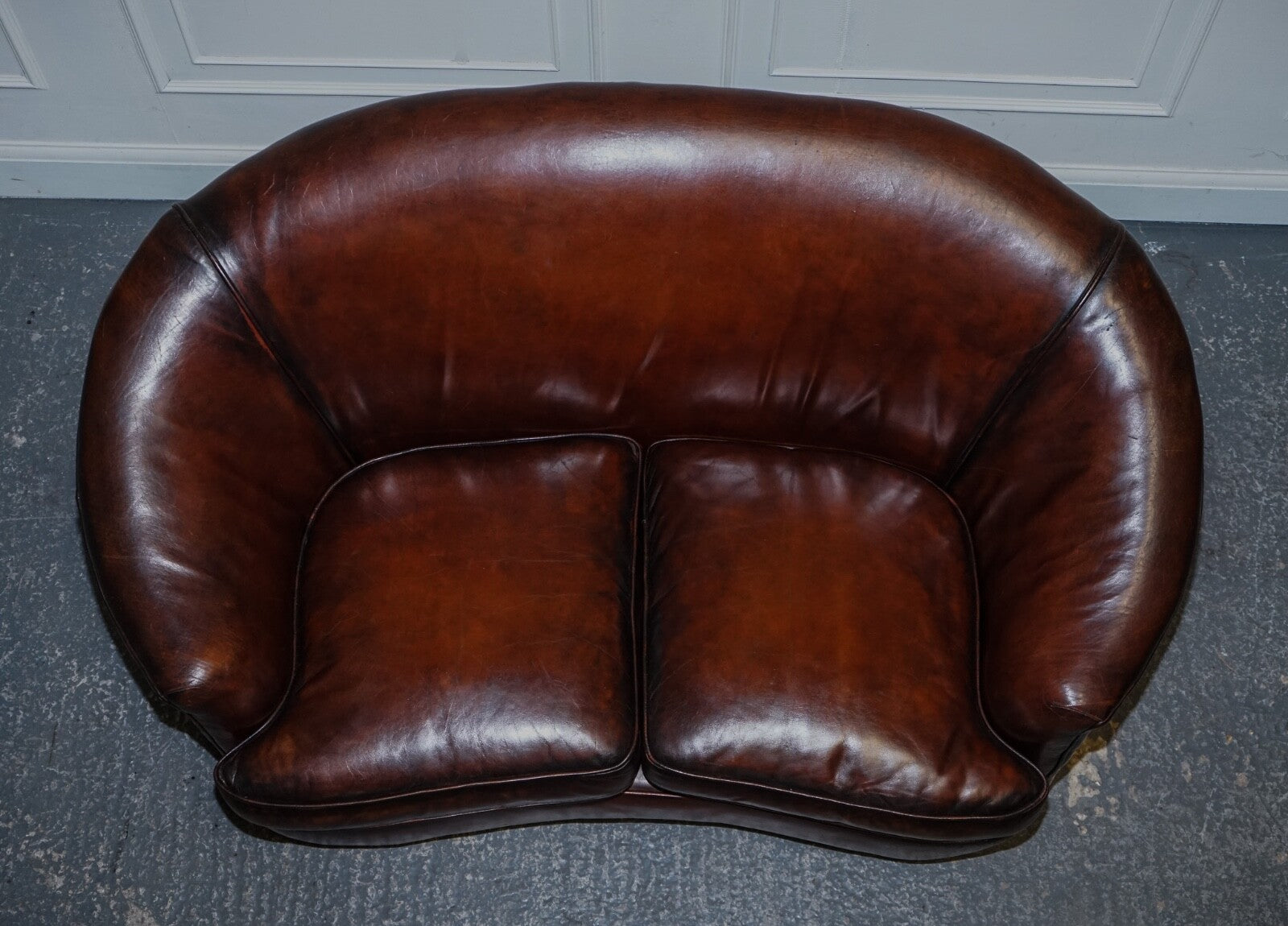 1920'S ART DECO RESTORED HAND DYED WHISKEY BROWN SUITE SOFA ARMCHAIRS FOOTSTOOLS