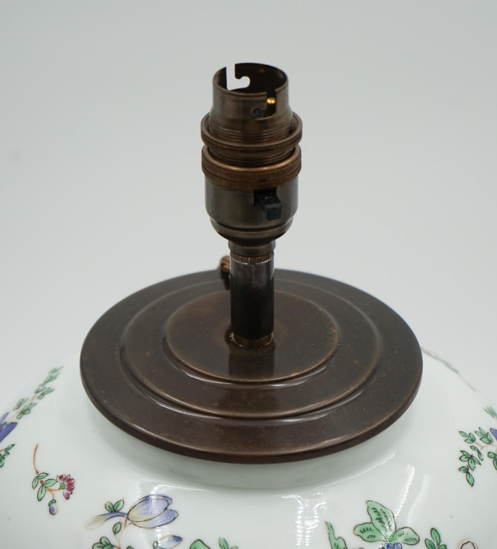 PAIR OF 1960'S CHINESE QIANLONG NIAN ZHI PORCELAIN VASES CONVERTED TABLE LAMPS