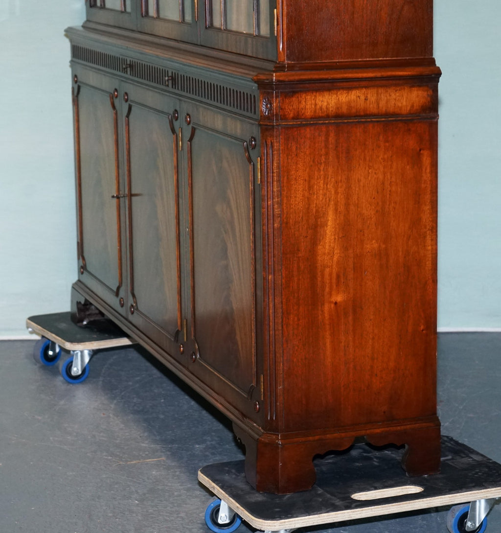 ViNTAGE BEVAN FUNNELL HARDWOOD BREAKFRONT BOOKCASE DISPLAY CABINET