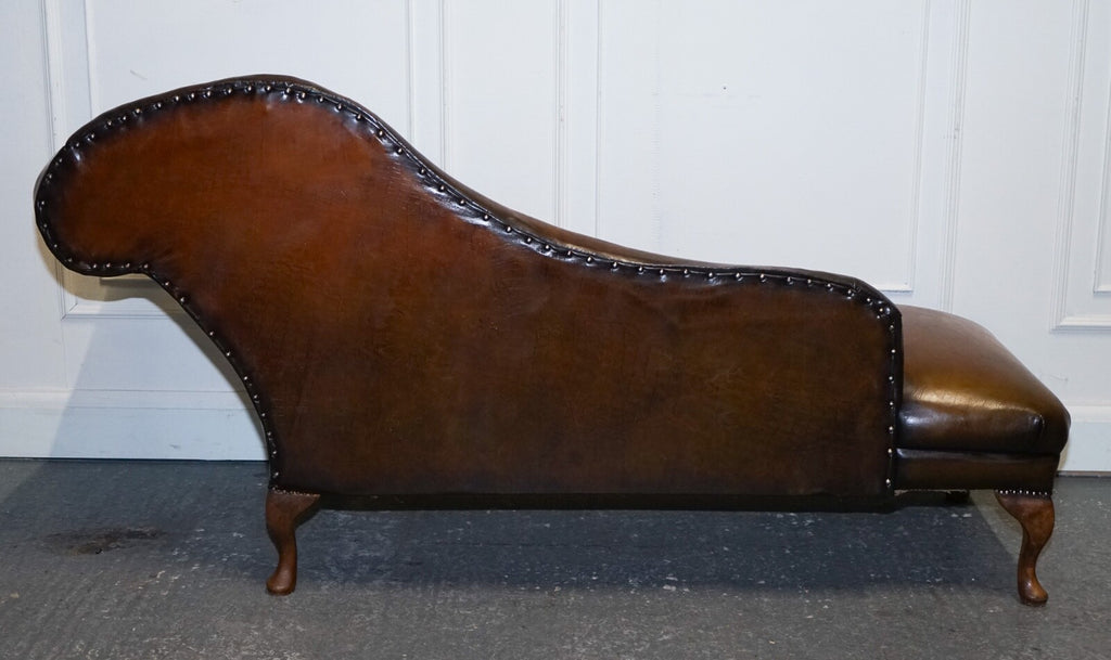 ANTIQUE RESTORED VICTORIAN BROWN LEATHER HAND DYED CHAISE LOUNGE SETTEE