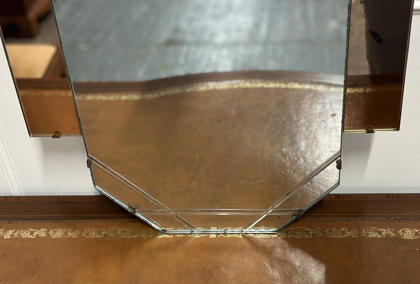 LARGE DECORATIVE 1920s ART DECO PEACH GLASS FLOWER PETAL MIRROR