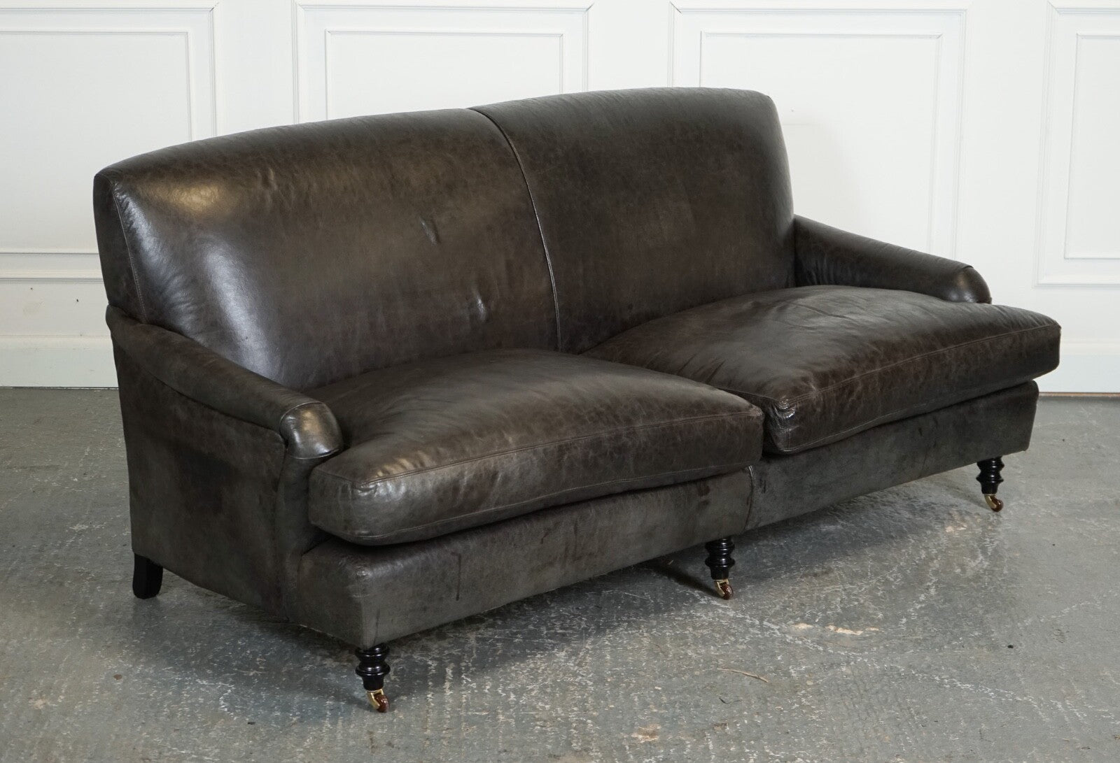 EXQUISITE HOWARD STYLE HERITAGE GREY LEATHER SOFA (1/2) J1