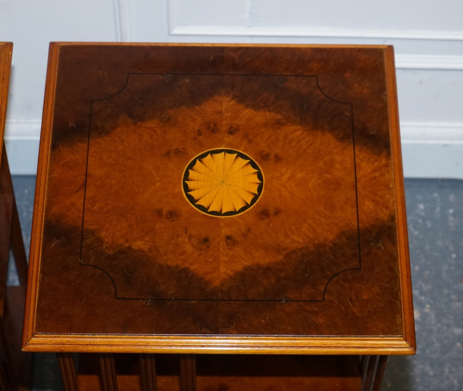 RESTORED PAIR OF ANTIQUE STYLE SHERATON REVIVAL BURR WALNUT BOOKCASES SIDE TABLE