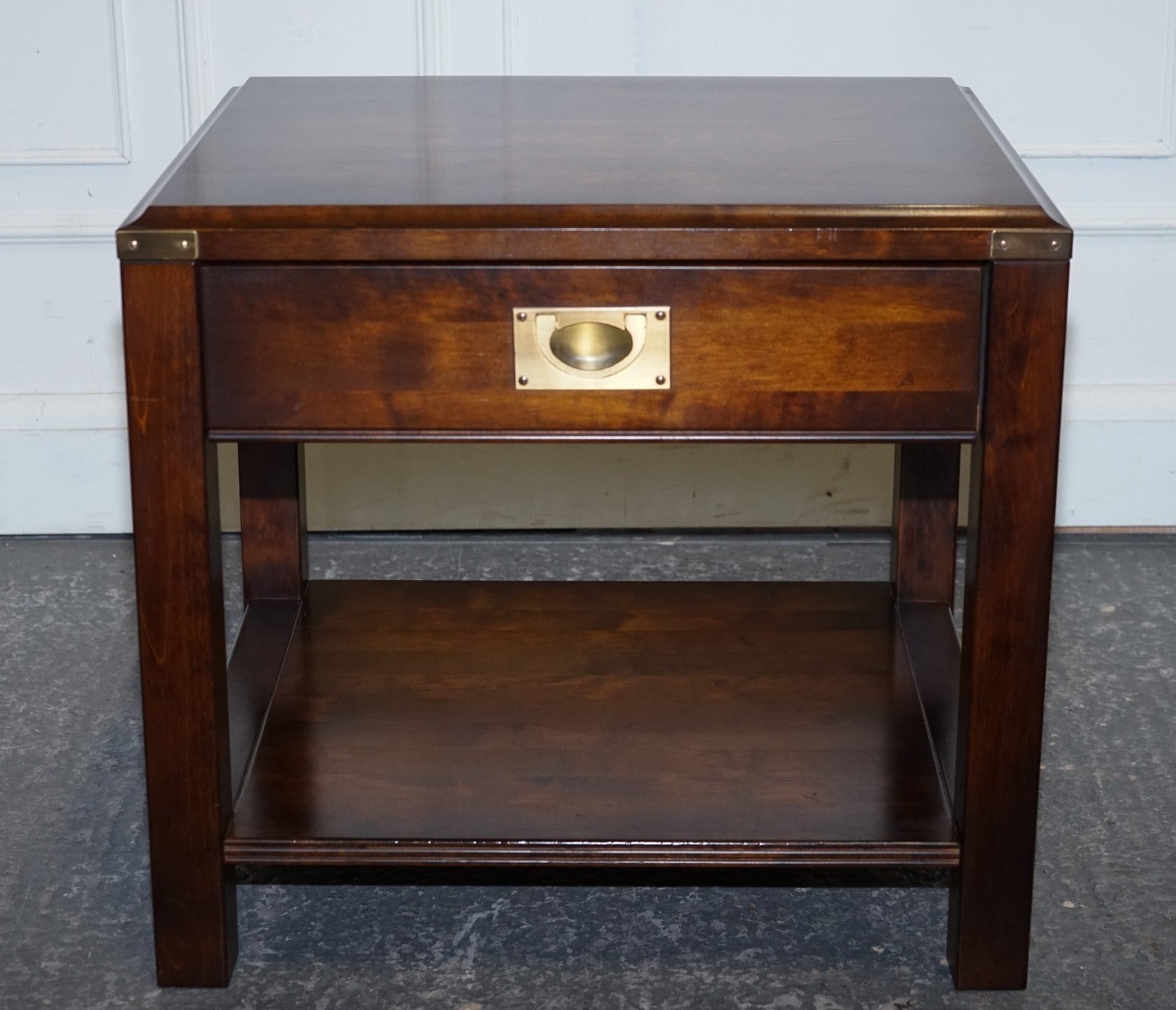 VINTAGE SINGLE MILITARY CAMPAIGN MAHOGANY & BRASS NIGHTSTAND BEDSIDE TABLE