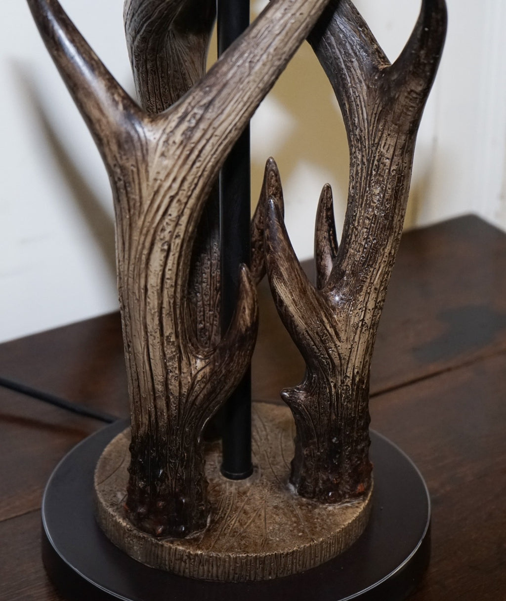 VINTAGE RUSTIC COUNTRY FAUX ANTLER TABLE LAMP WITH MATCHING SHADE