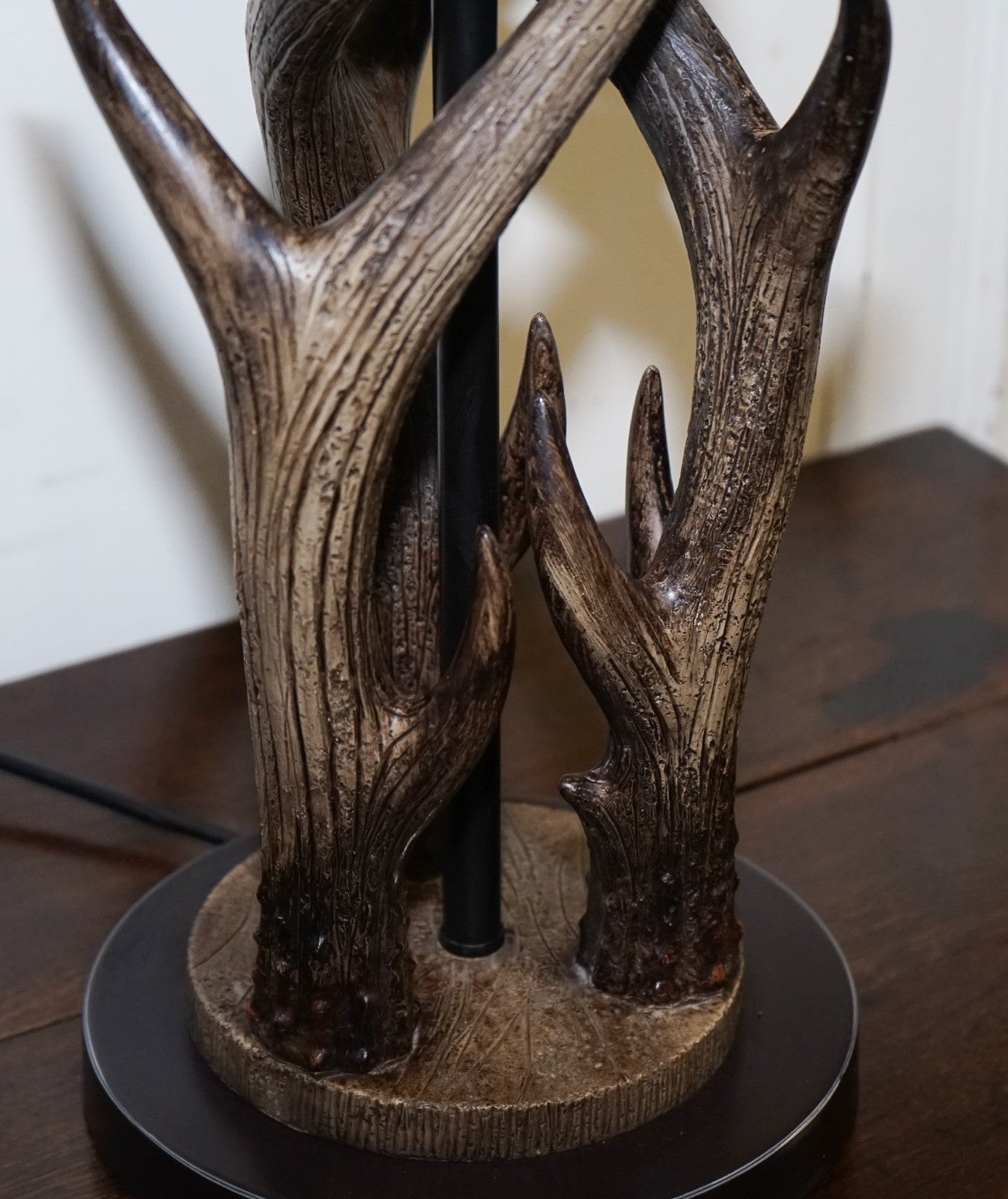 VINTAGE RUSTIC COUNTRY FAUX ANTLER TABLE LAMP WITH MATCHING SHADE