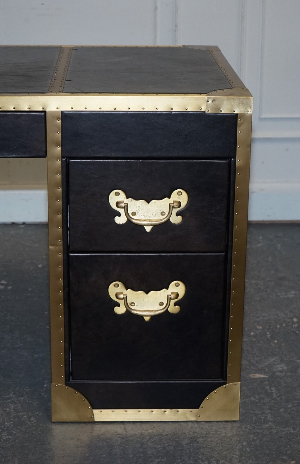 TIMOTHY OULTON CUMBERLAND COLLECTION AGED LEATHER DESK RED VELVET LINING