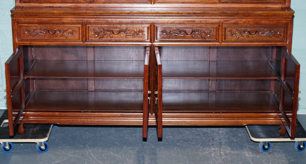 LARGE VINTAGE ORIENTAL CHINESE CARVED SOLID BOOKCASE DISPLAY CABINET WITH LIGHTS