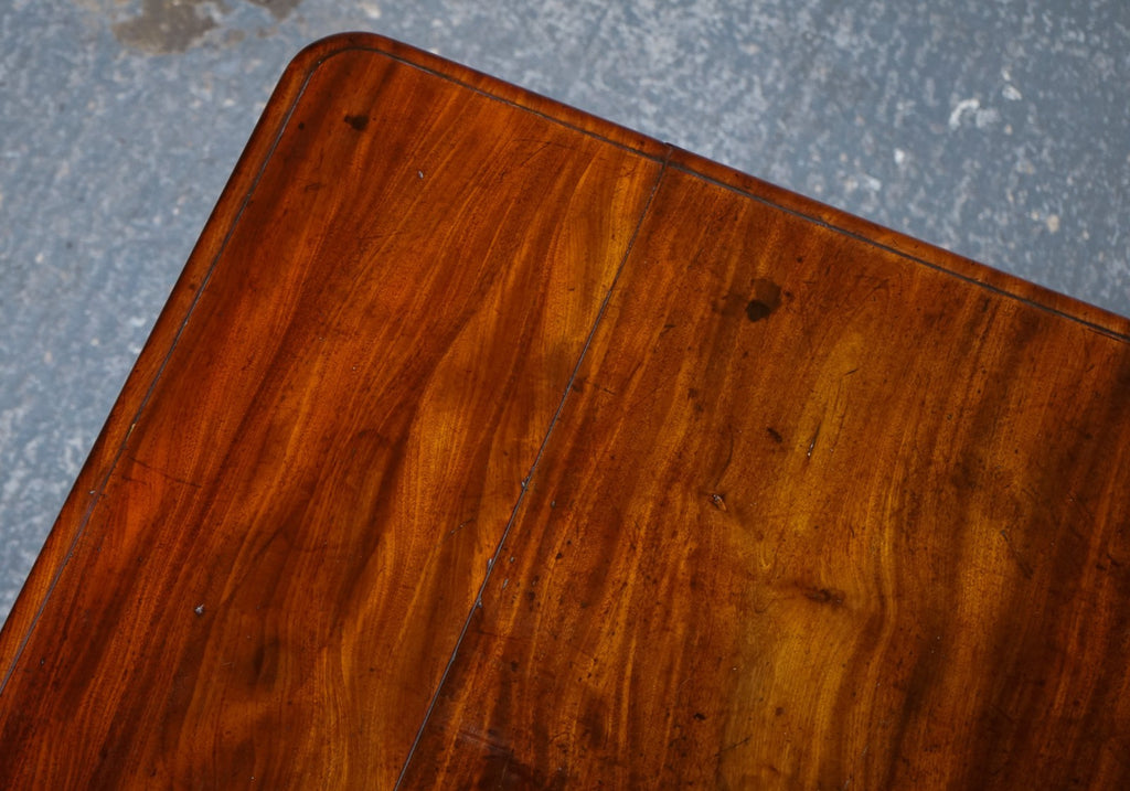 1820s RESTORED ENGLISH ANTIQUE PEDESTAL PEMBROKE DROP LEAF TABLE WITH DRAWER