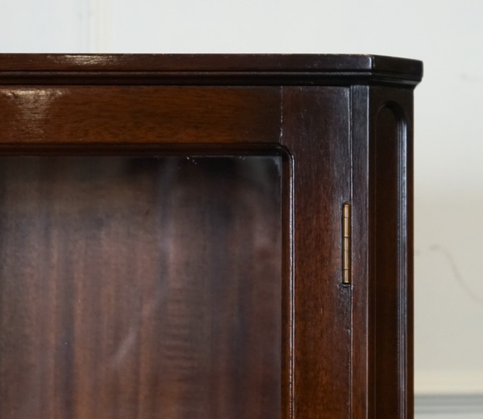 REGENCY STYLE HARDWOOD BOOKCASE CABINET GLAZED DOORS J1