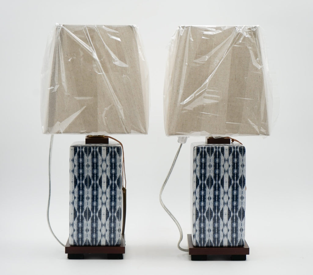 PAIR OF RALPH LAUREN EX DISPLAY CERAMIC BLUE TABLE LAMPS INCLUDING SHADES (1/1)