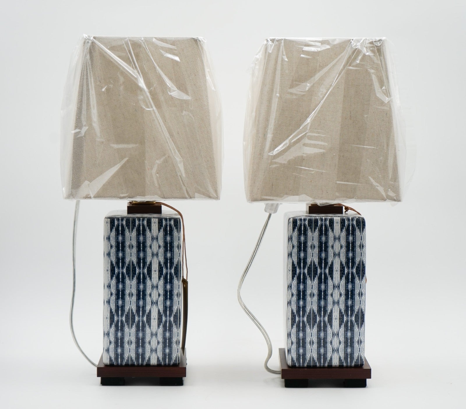 PAIR OF RALPH LAUREN EX DISPLAY CERAMIC BLUE TABLE LAMPS INCLUDING SHADES (1/1)
