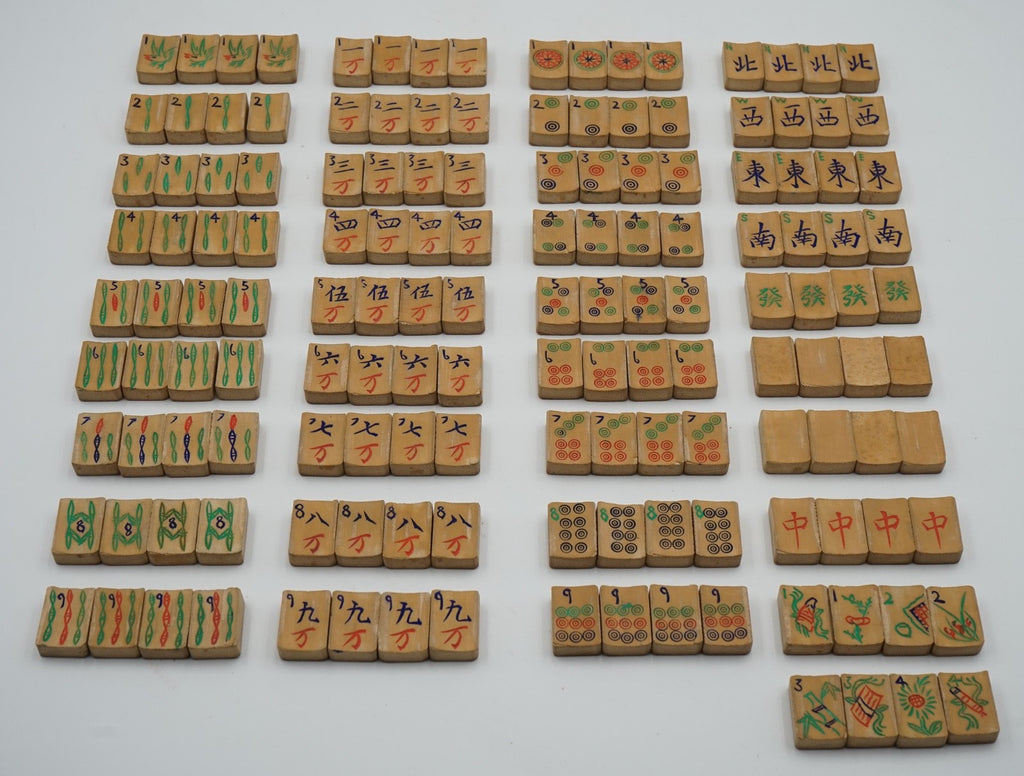 ANTIQUE ASIAN ORIENTAL MAHJONG SET OF 148 TILES IN EDWARDIAN OAK BOX