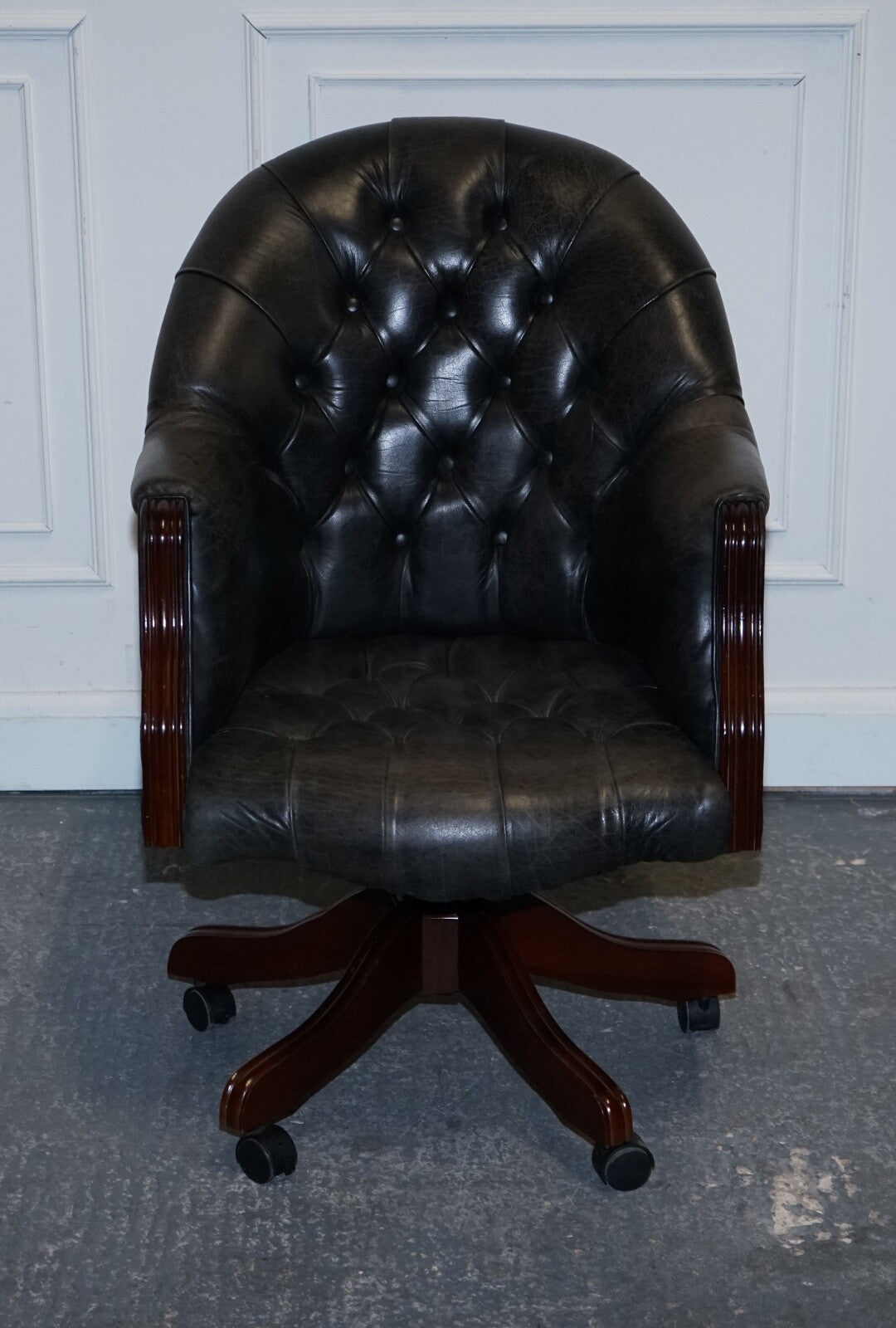 VINTAGE CHESTERFIELD DARK AGED GREY LEATHER DIRECTORS SWIFEL CAPTAINS CHAIR
