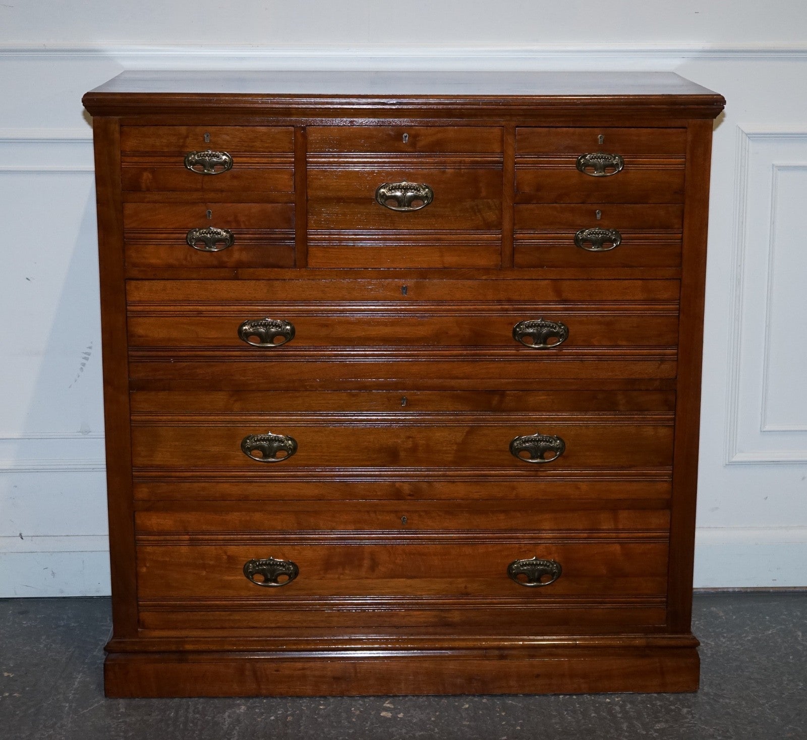 ANTIQUE 1904 ARTS & CRAFTS PERIOD CHEST OF DRAWERS MADE BY HARRIS LEBUS