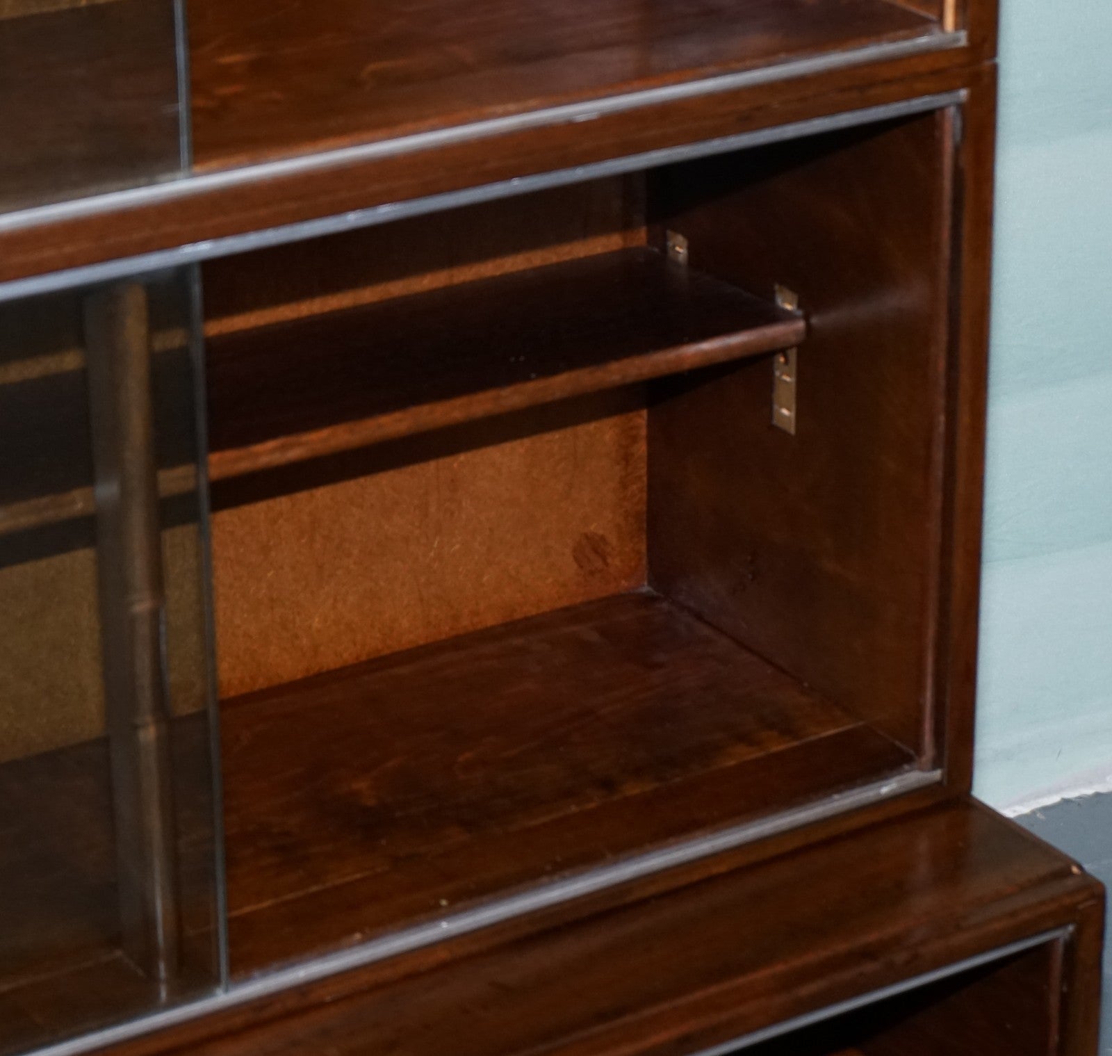 CIRCA 1930s MINTY OF OXFORD THREE TIER GLASS FRONT BARRISTER BOOKCASE CABINET