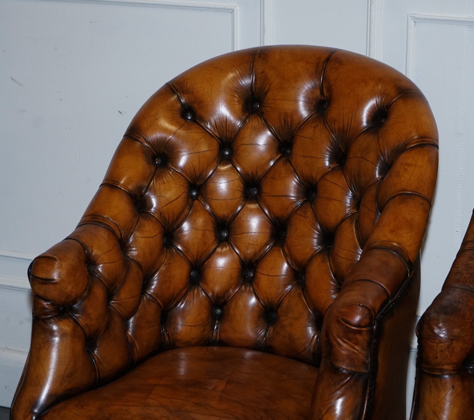 SET OF FOUR ENGLISH CHESTERFIELD HAND DYED LEATHER OFFICE LIBRARY TUB CHAIRS