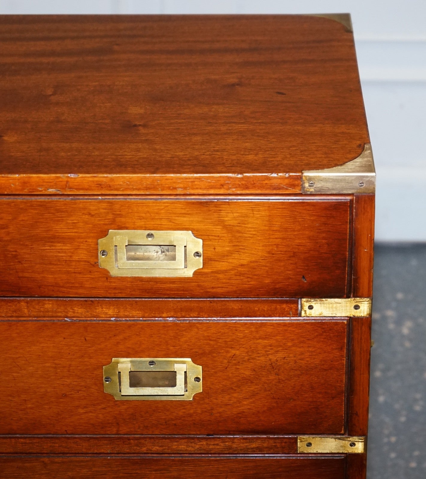 VINTAGE YEW WOOD MILITARY CAMPAIGN SIDEBOARD BANK OF DRAWERS WITH BRASS HANDLES