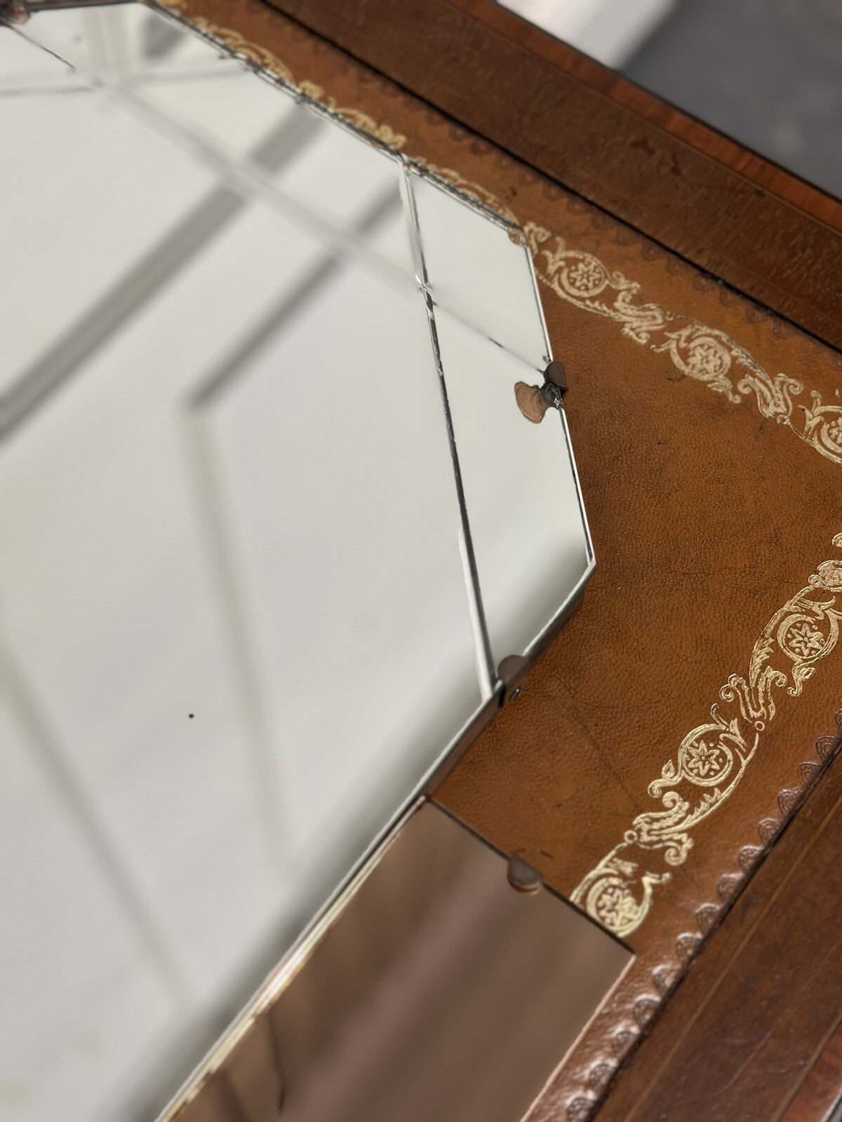 LARGE DECORATIVE 1920s ART DECO PEACH GLASS FLOWER PETAL MIRROR