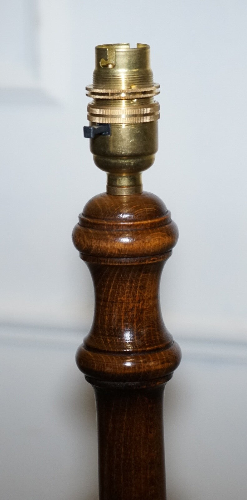 ANTIQUE 1930'S FRENCH POLISHED WALNUT STANDARD FLOOR LAMP