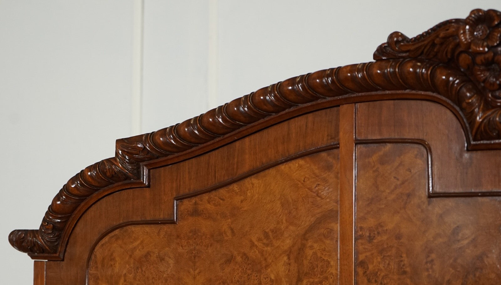 VICTORIAN QUEEN ANNE BURR WALNUT HEAVILY CARVED TRIPLE DOOR WARDROBE