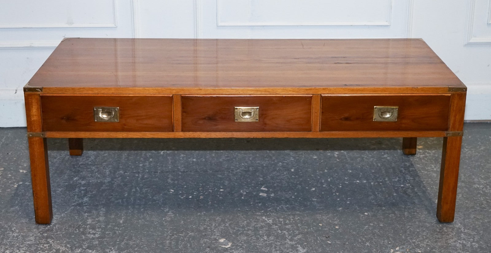 VINTAGE YEW WOOD BRASS MILITARY CAMPAIGN 3 DRAWER COFFEE TABLE