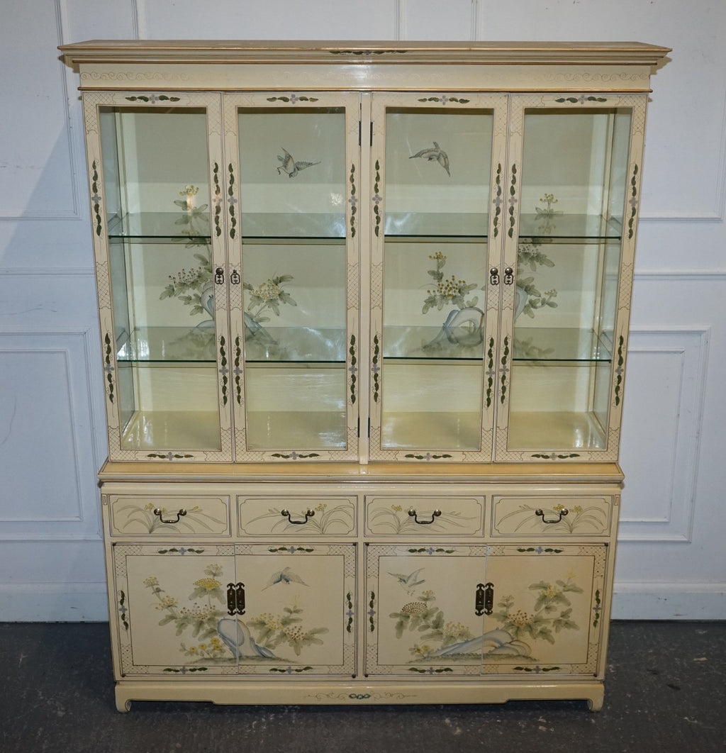 VINTAGE ORIENTAL ASIAN CHINOISERIE CREAM LACQUER HAND PAINTED DISPLAY CABINET
