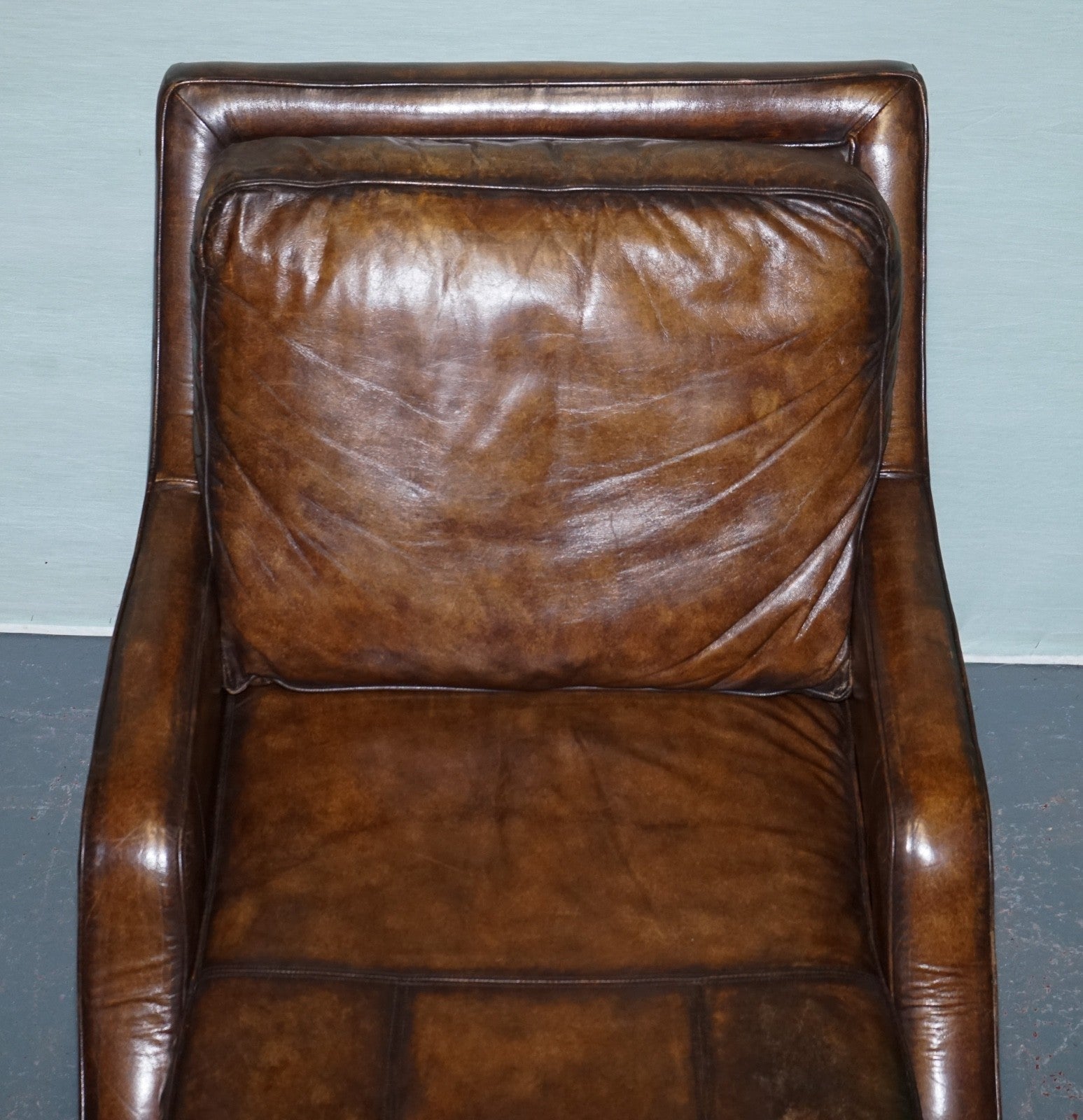 DEEP COGNAC HAND DYED LEATHER CHAISE LOUNGE ARMCHAiR SEATING