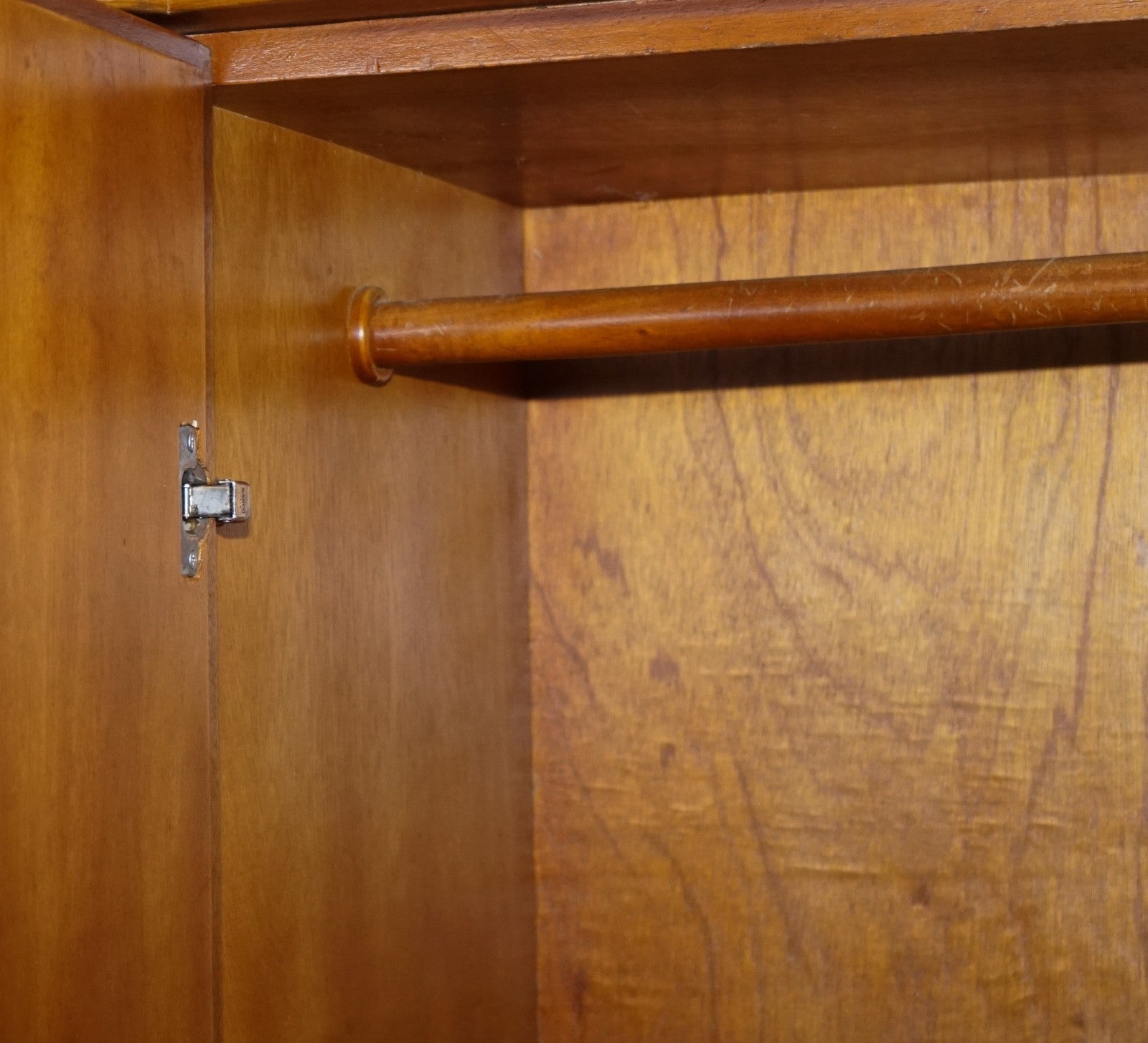 CIRCA 1970'S WOVEN WICKER ARMOIRE WARDROBE WITH ONE DRAWER (2/2)