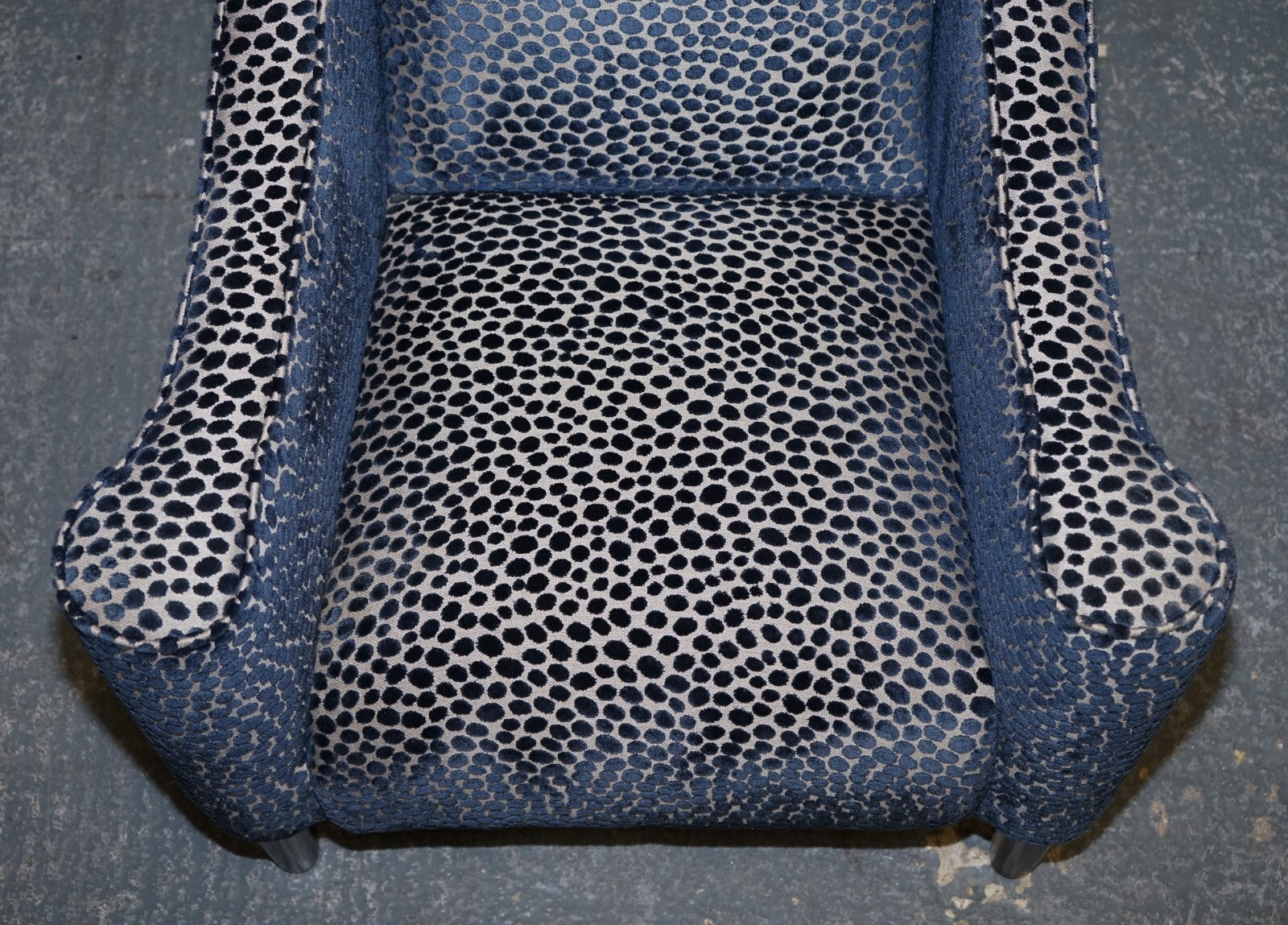 BEAUTIFUL PAIR OF NAVY BLUE LEOPARD PRINT FLAT ARM ARMCHAIRS