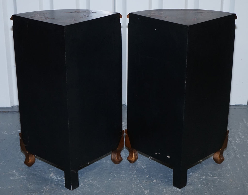 MATCHING PAIR OF CHINESE CHINOISERIE DECORATIVE CORNER CABINETS WITH CUPBOARD