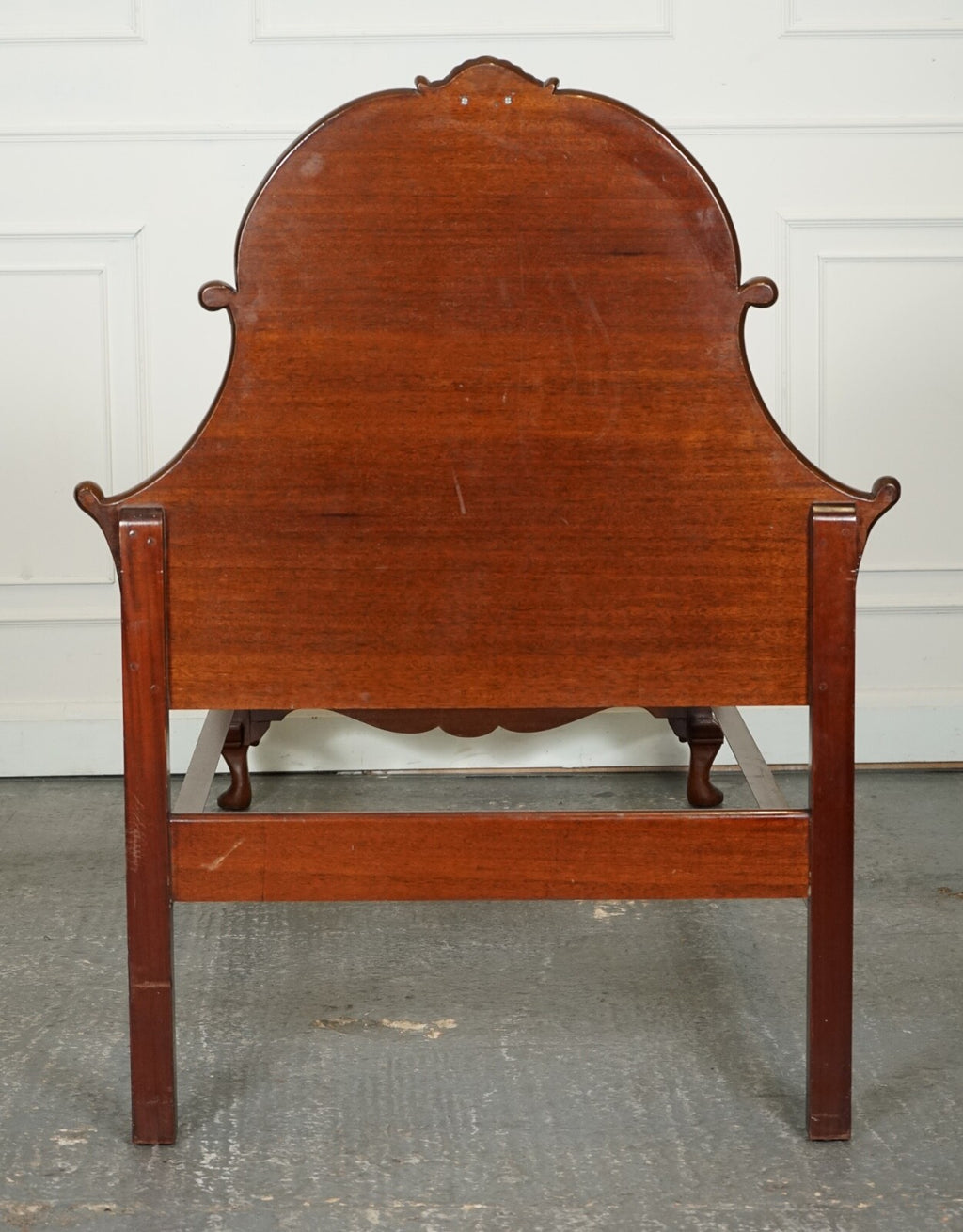 CIRCA 1930 ART DECO BURR WALNUT ENGLISH MADE VONO BEDSTEAD FRAME QUEEN ANNE LEGS