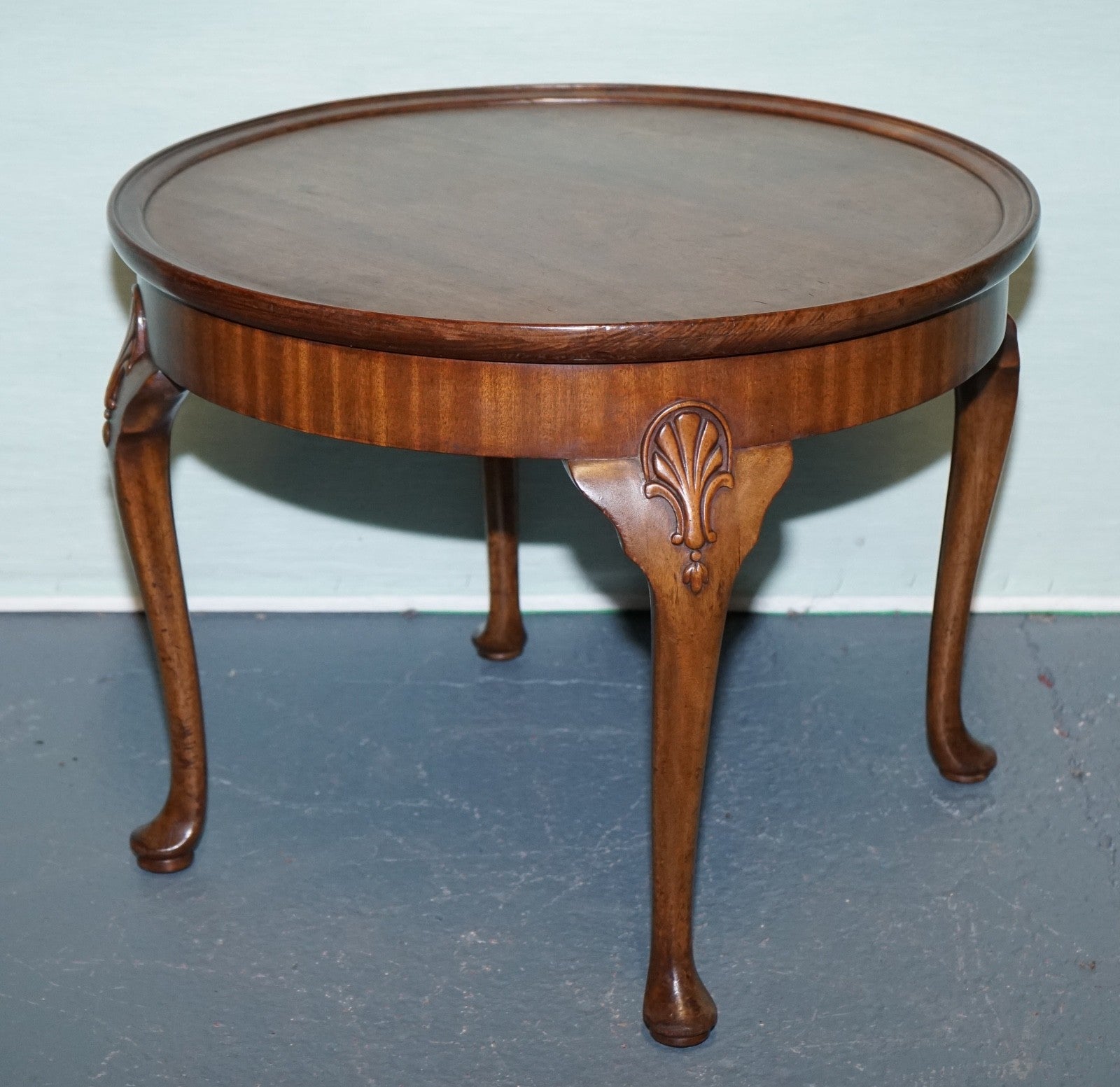1930s WARING & GILLOW WALNUT ROUND SIDE TABLE QUEEN ANNE STYLE
