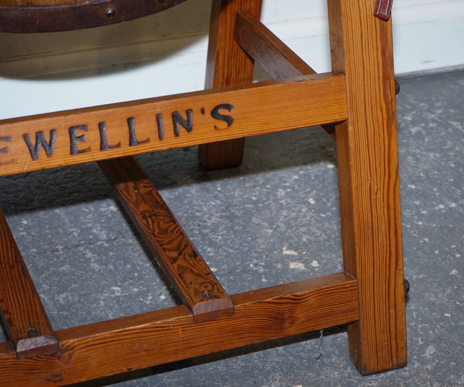 ANTIQUE VICTORIAN CIRCA 1885 ENGLISH G. LLEWELLIN & SONS BUTTER CHURN