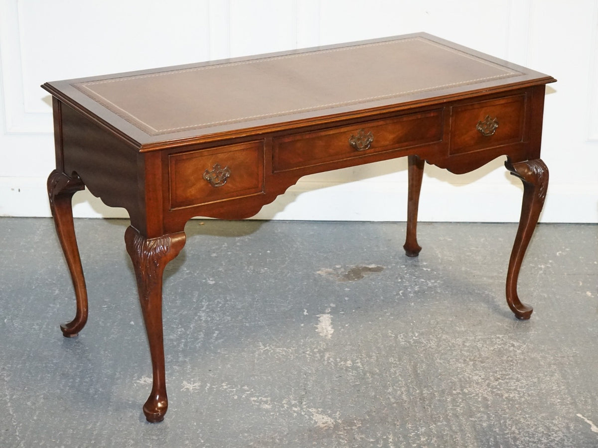ENGLISH ANTIQUE STYLE WRITING DESK WITH BROWN LEATHER GOLD EMBOSSED TOP