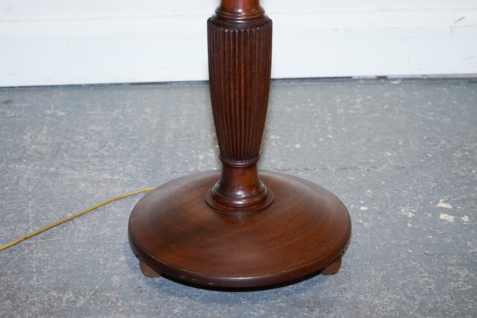ANTIQUE 1920'S TRADITIONAL ENGLISH HARDWOOD  STANDARD FLOOR LAMP
