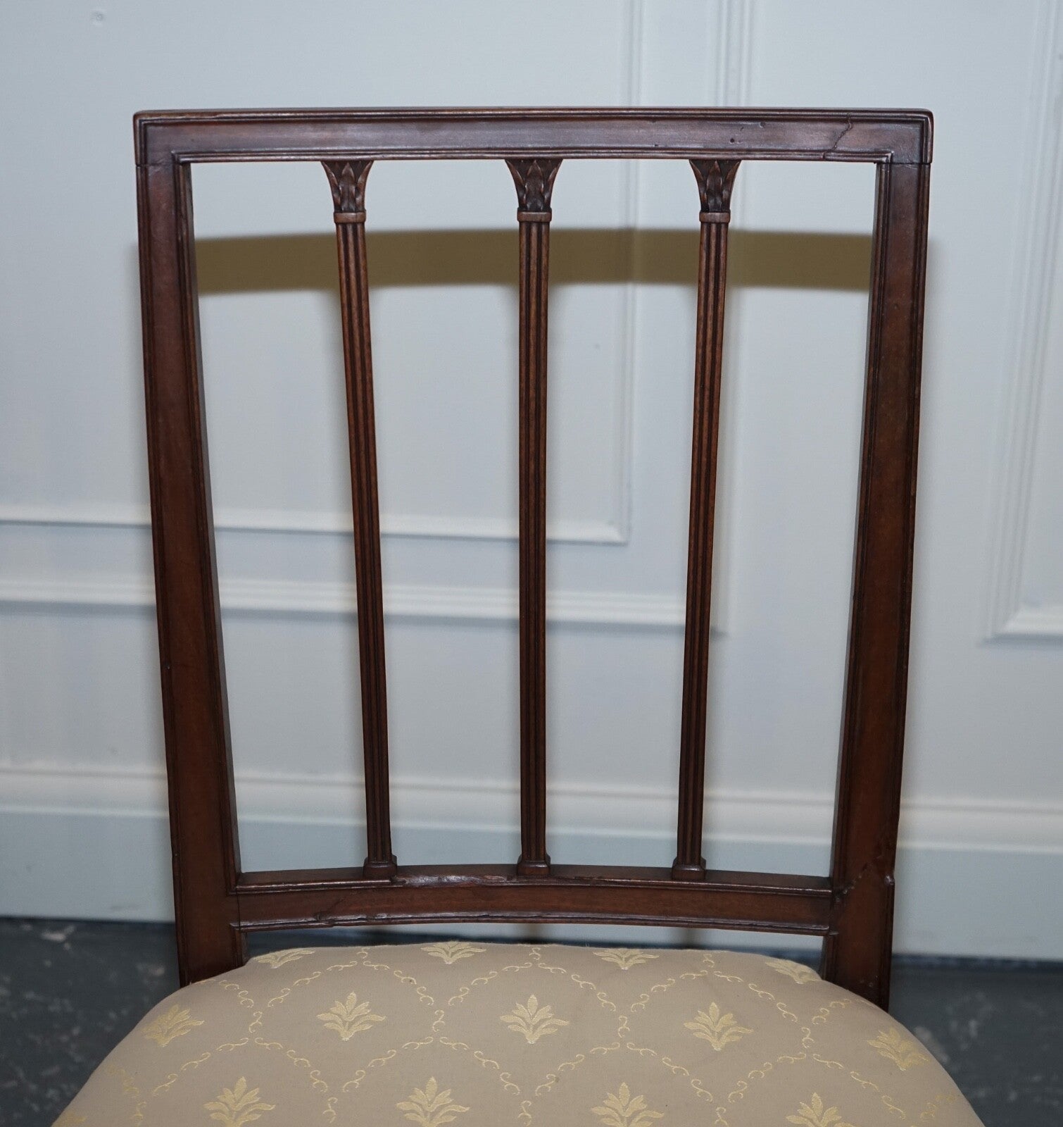 VICTORIAN PAIR OF SIDE CHAIRS WITH CREAM FABRIC SEATS