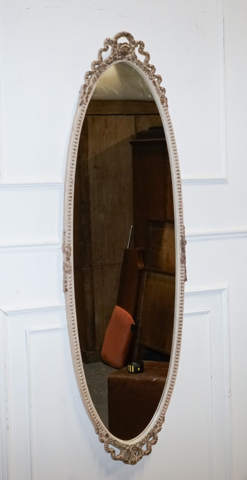 BEAUTIFUL VINTAGE OVAL LONG WALL CARVED FRENCH MiRROR