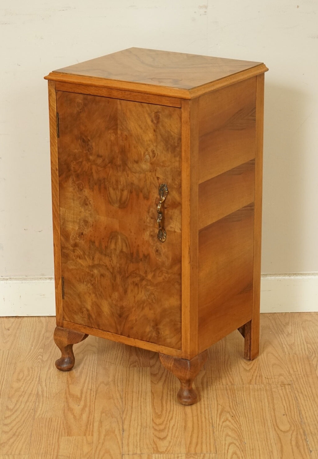 VINTAGE ART DECO BURR WALNUT BEDSIDE END SIDE TABLE