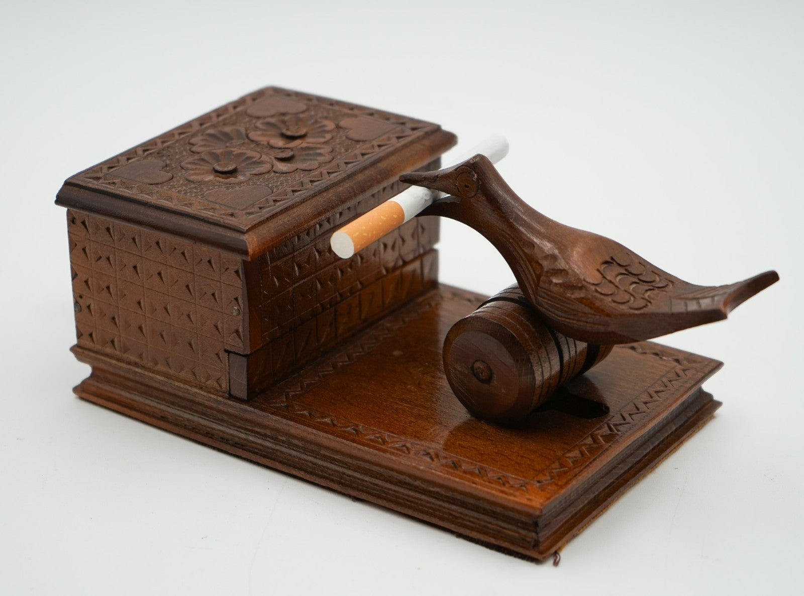 CIRCA 1950'S BIRDIE CIGARETTE DISPENSER CARVED WOOD BOX