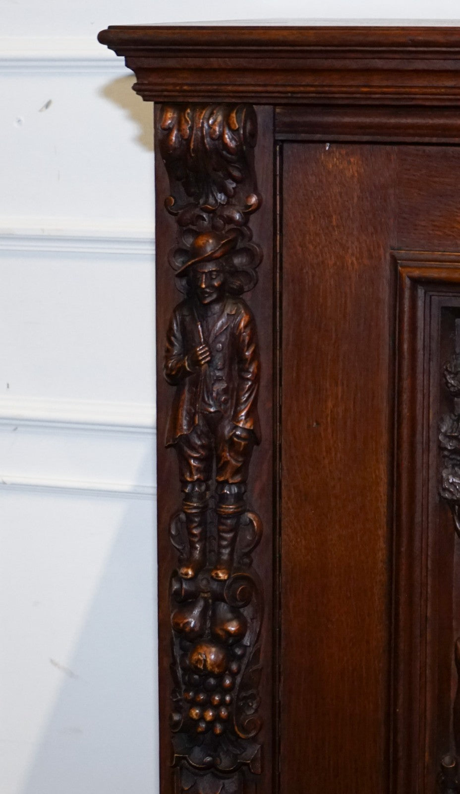 19TH CENTURY RENAISSANCE STYLE FRENCH CARVED WALNUT CABINET WITH SHELVES
