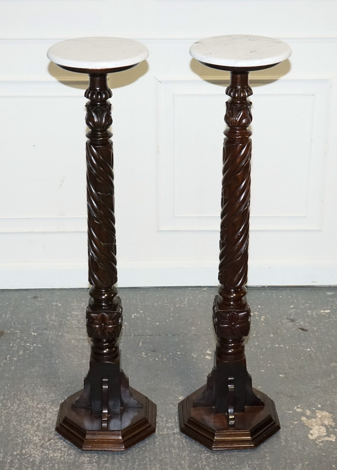 RESTORED PAIR OF EARLY VICTORIAN ENGLISH PEDESTALS WITH WHITE MARBLE TOPS 145 CM