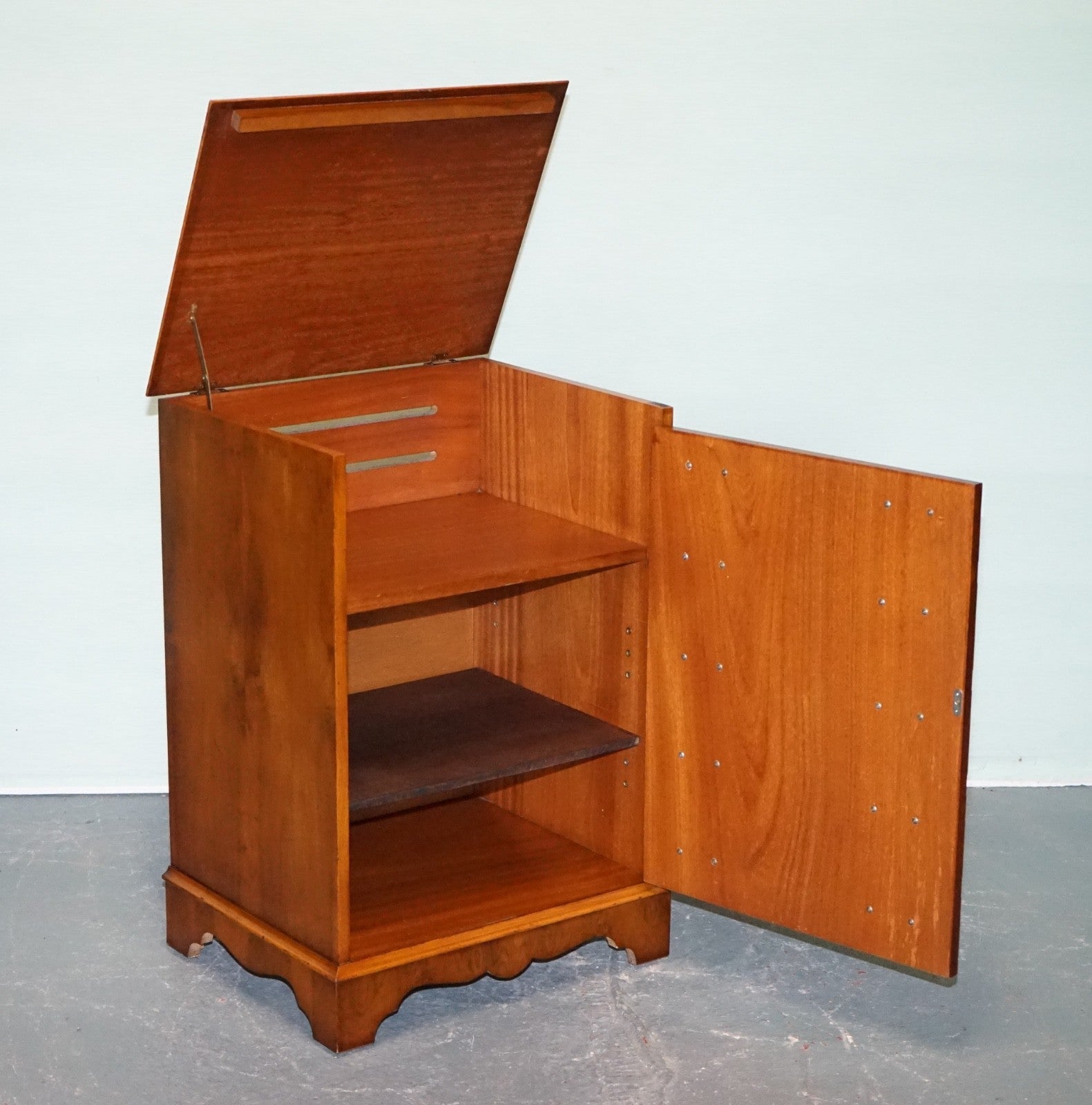 VINTAGE FAUX CHEST OF DRAWERS RECORD CABINET